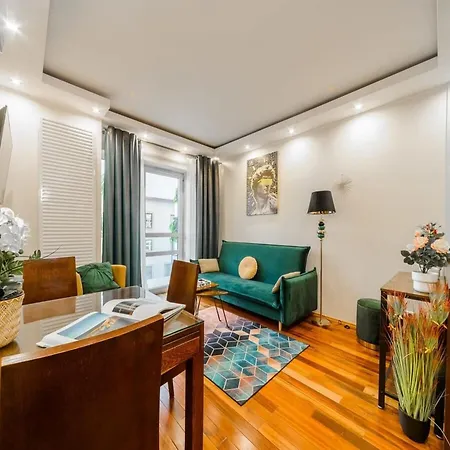 Flat Near Metro, *