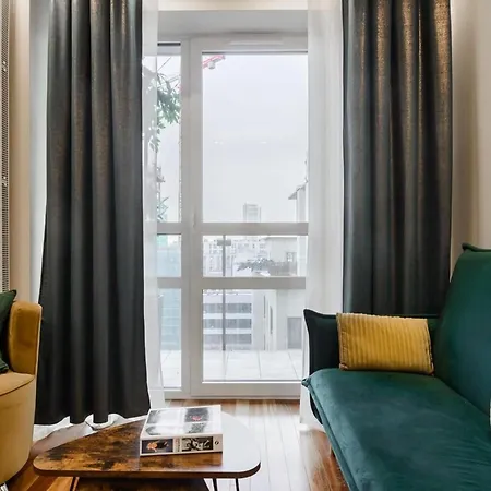 Апартаменти Flat Near Metro,